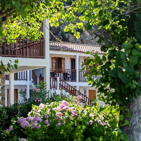 Hotel Коккінон-Нерон Екстер'єр фото